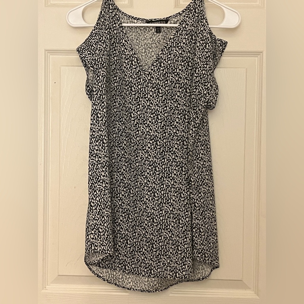 Express Black and White Sleeveless Blouse